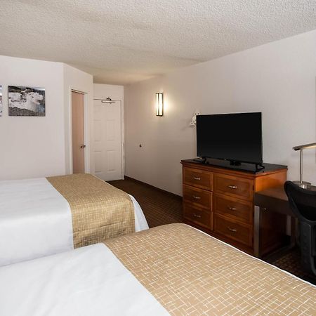 Travelodge By Wyndham Fort Wayne North מראה חיצוני תמונה