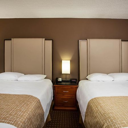 Travelodge By Wyndham Fort Wayne North מראה חיצוני תמונה
