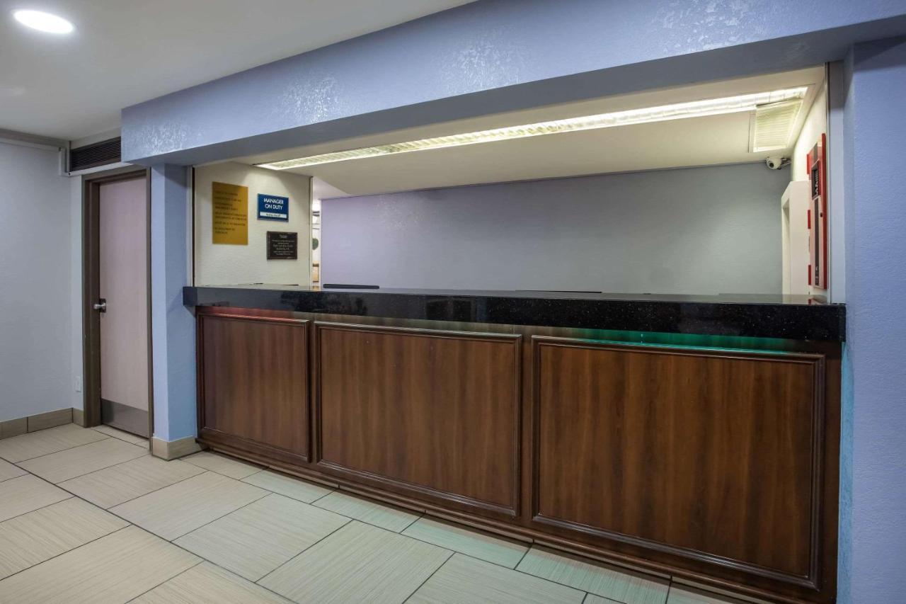 Travelodge By Wyndham Fort Wayne North מראה חיצוני תמונה