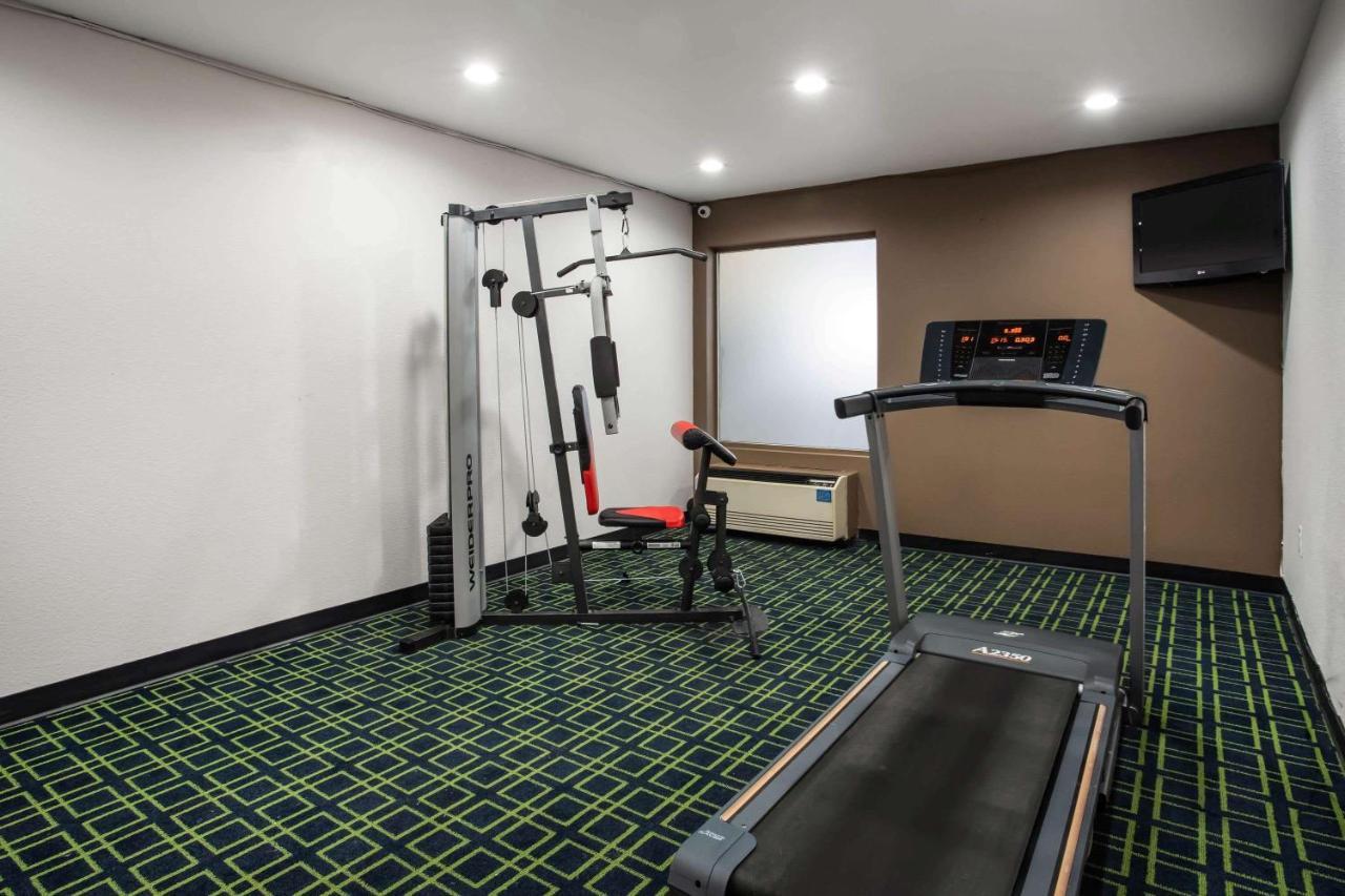 Travelodge By Wyndham Fort Wayne North מראה חיצוני תמונה