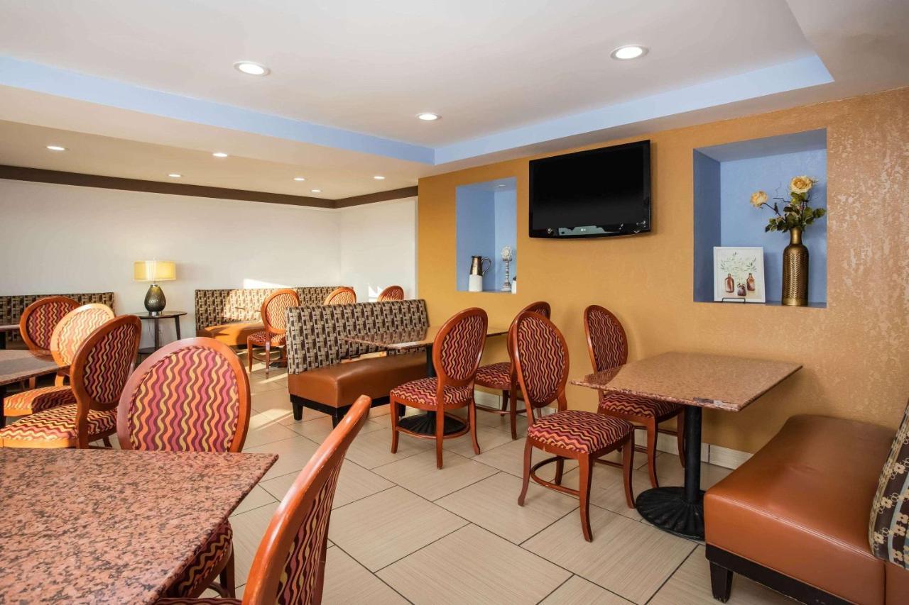 Travelodge By Wyndham Fort Wayne North מראה חיצוני תמונה