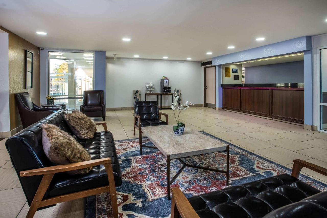 Travelodge By Wyndham Fort Wayne North מראה חיצוני תמונה