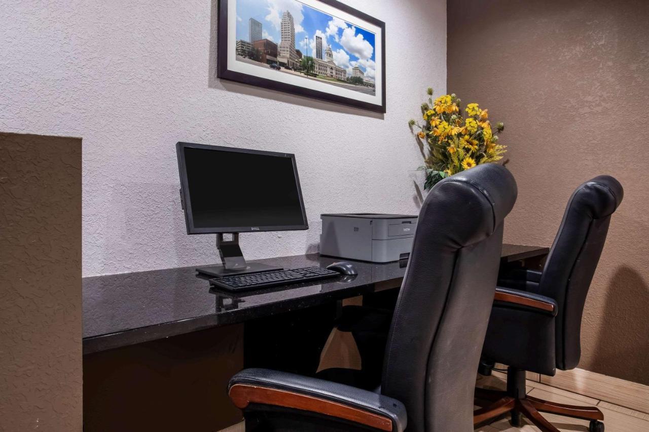 Travelodge By Wyndham Fort Wayne North מראה חיצוני תמונה