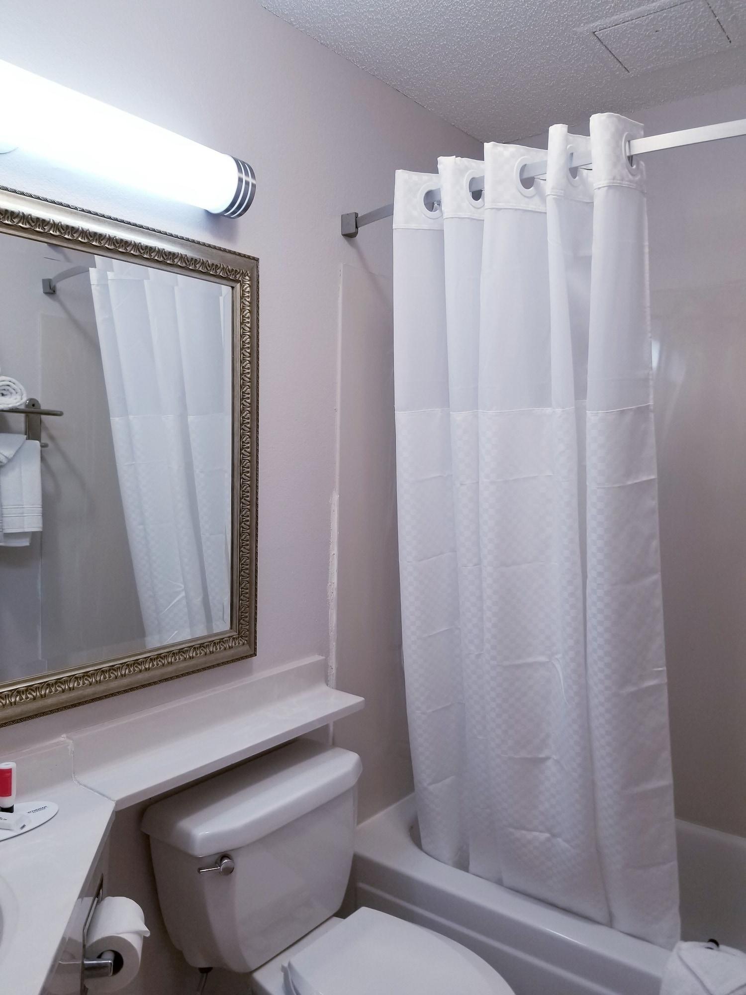 Travelodge By Wyndham Fort Wayne North מראה חיצוני תמונה
