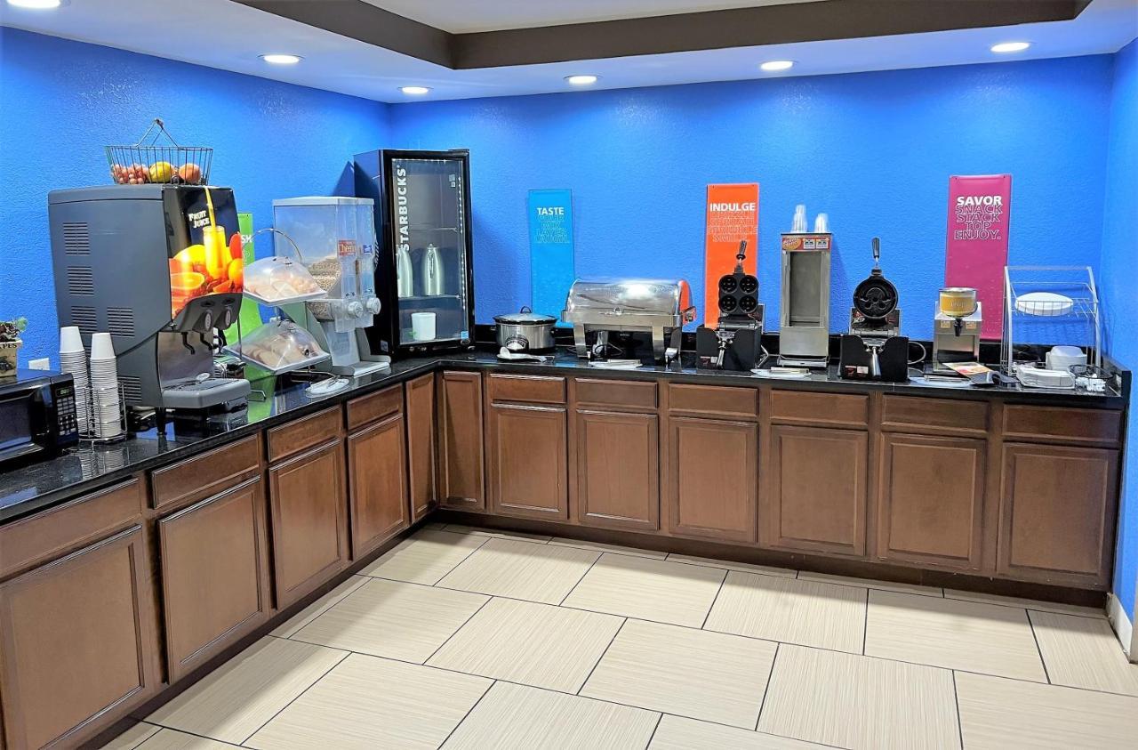 Travelodge By Wyndham Fort Wayne North מראה חיצוני תמונה