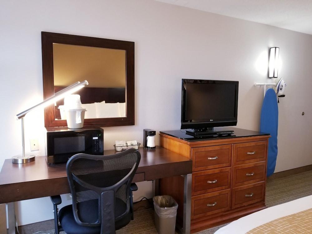 Travelodge By Wyndham Fort Wayne North מראה חיצוני תמונה