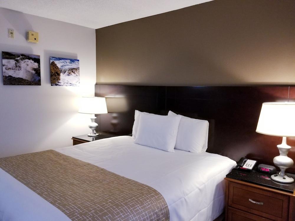 Travelodge By Wyndham Fort Wayne North מראה חיצוני תמונה