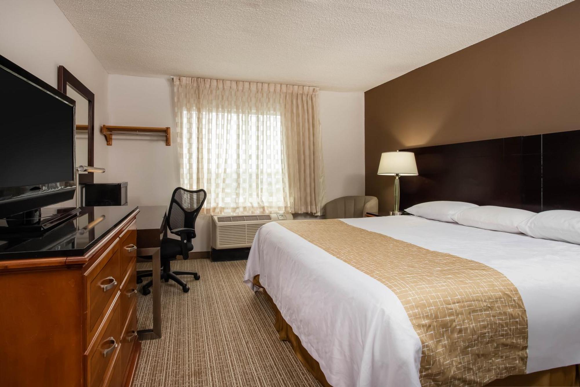 Travelodge By Wyndham Fort Wayne North מראה חיצוני תמונה