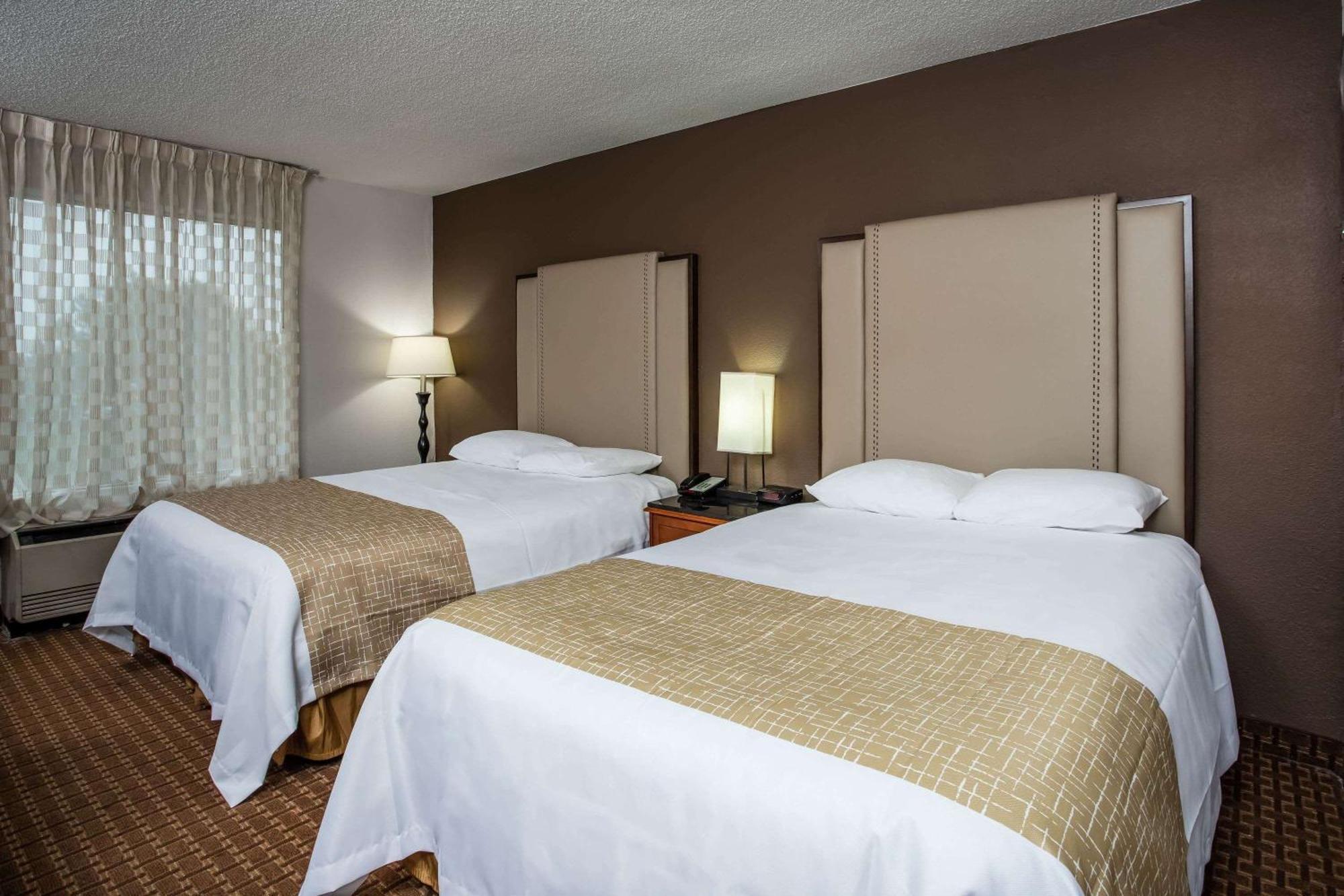 Travelodge By Wyndham Fort Wayne North מראה חיצוני תמונה