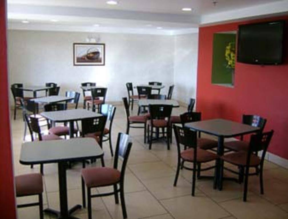 Travelodge By Wyndham Fort Wayne North מראה חיצוני תמונה